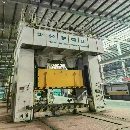 []合肥2400吨锻压线：800吨～400吨四台。
800吨，滑块行.